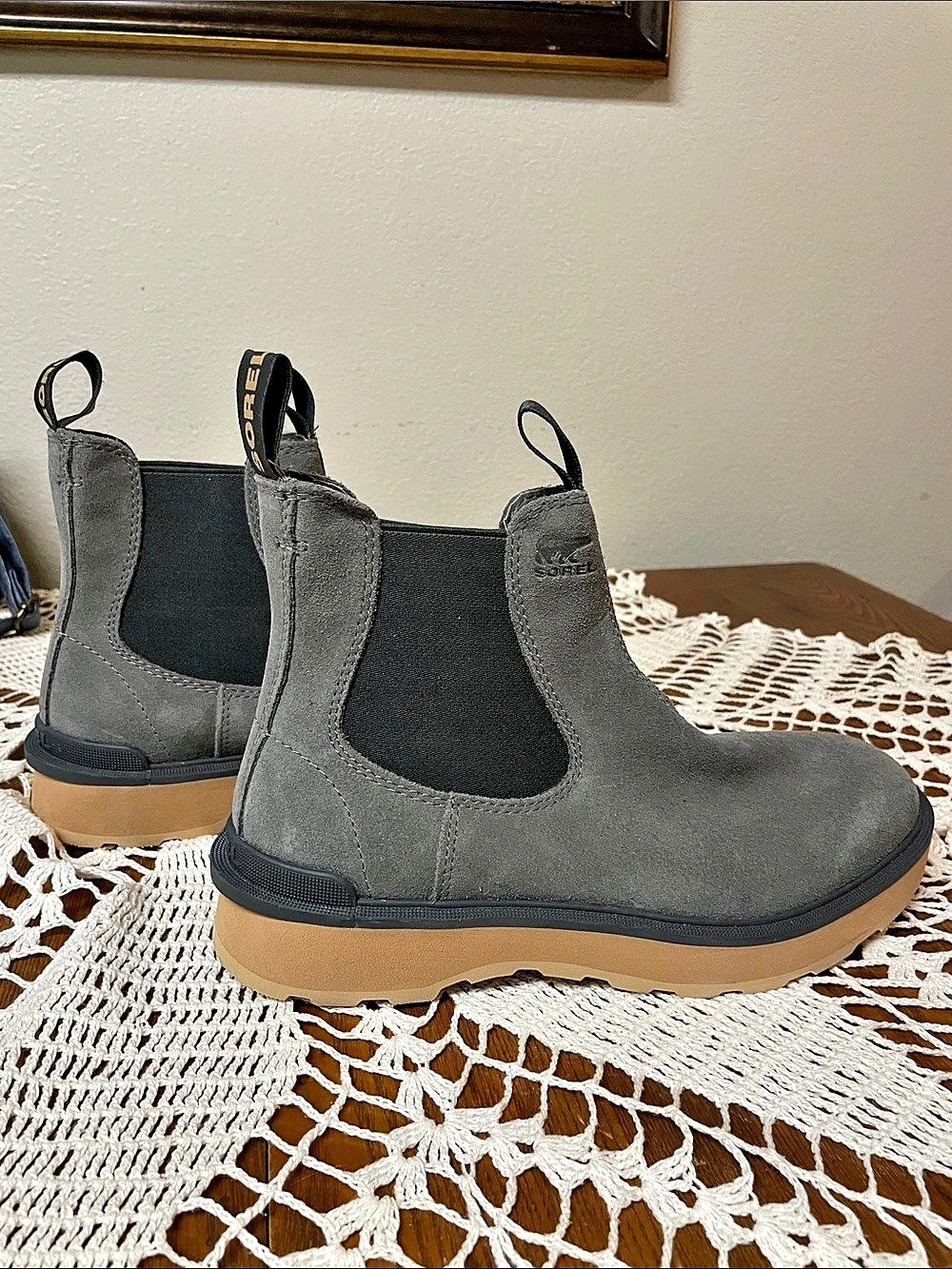 Sorel Emelie Chelsea Boots in Gray US 9 Like New